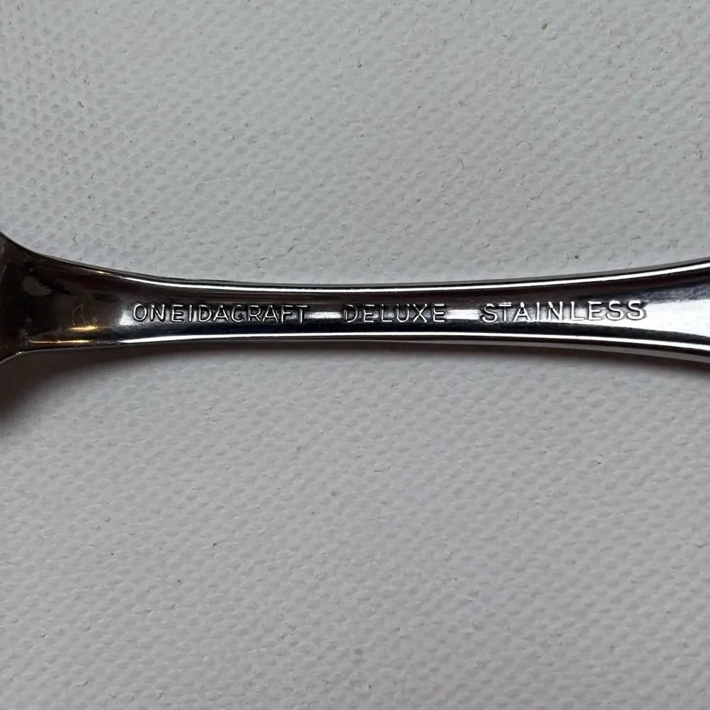 VTG Oneidacraft Deluxe Chateau Stainless Flatware Flat Handle Butter Knife Set 2